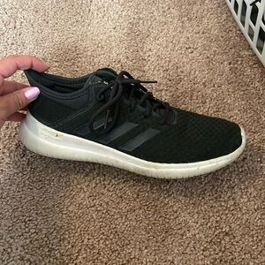 Black adidas tennis shoes